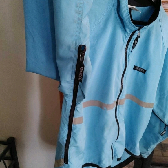 Running Room reflective jacket - Picture 3 of 4